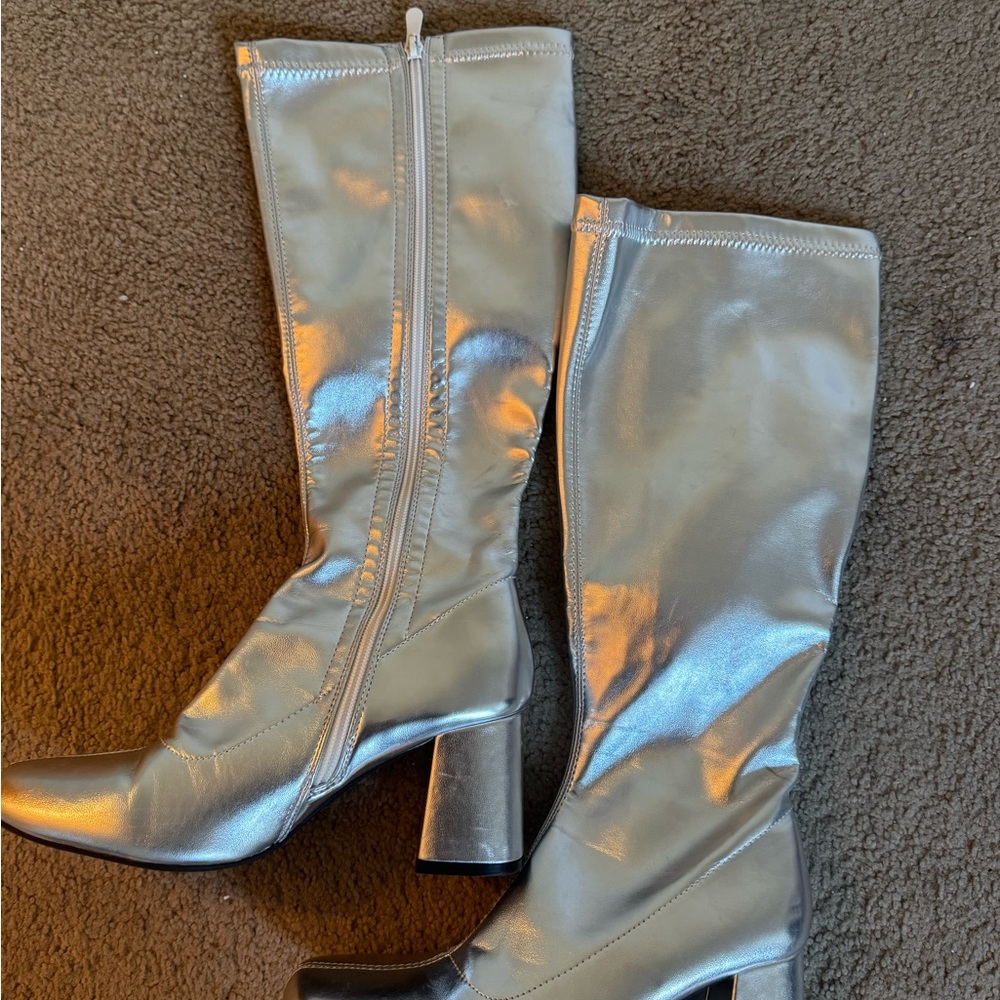 Dream Pairs Silver Heeled Boots